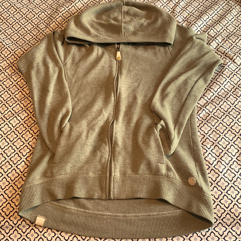 Bench. zip up sweater